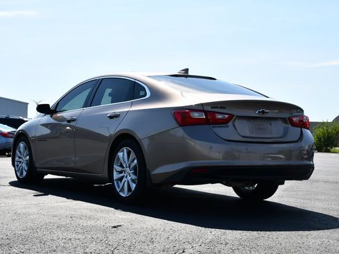 Used 2018 Chevrolet Malibu Hybrid w/ Leather Package FWD image 5