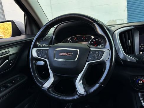 Used 2022 GMC Terrain SLT image 21