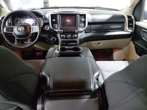 Used 2019 RAM 1500 Big Horn AWD/4WD image 3