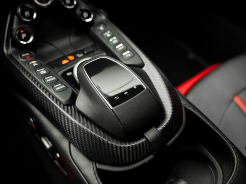 Used 2019 Aston Martin V8 Vantage Coupe RWD image 51