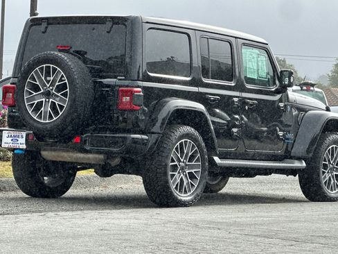 Used 2024 Jeep Wrangler High Altitude AWD/4WD image 5