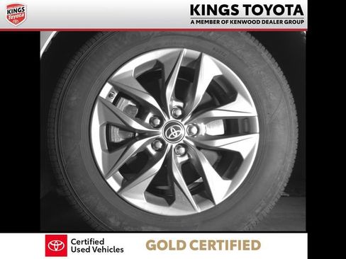 Used 2023 Toyota Sienna XLE w/ XLE Plus Package AWD/4WD image 11