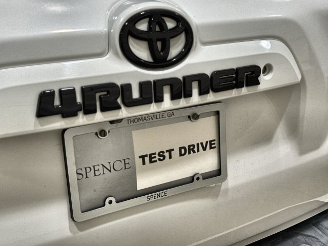 Used 2018 Toyota 4Runner SR5 Premium RWD image 30