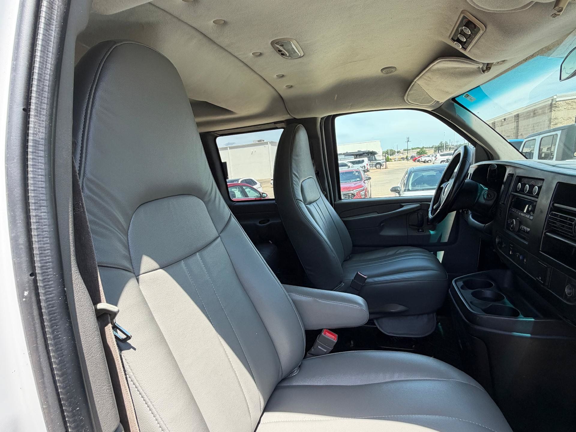 Used 2015 Chevrolet Express 2500 LT w/ LT Preferred Equipment Group RWD image 20