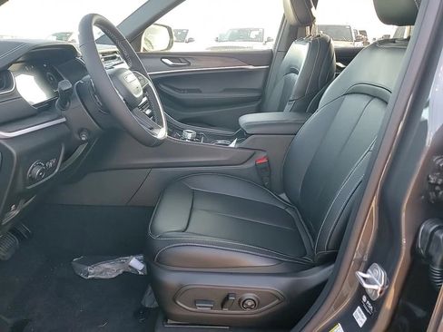 New 2025 Jeep Grand Cherokee L Limited w/ Luxury Tech Group II image 10