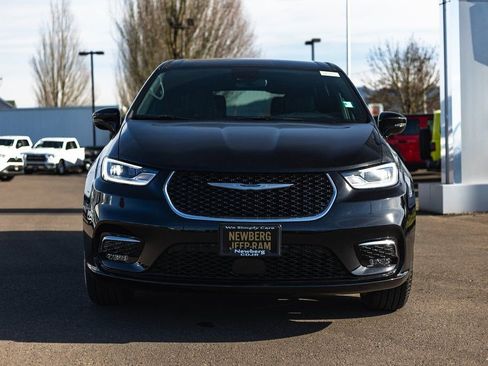 New 2026 Chrysler Pacifica Select image 5