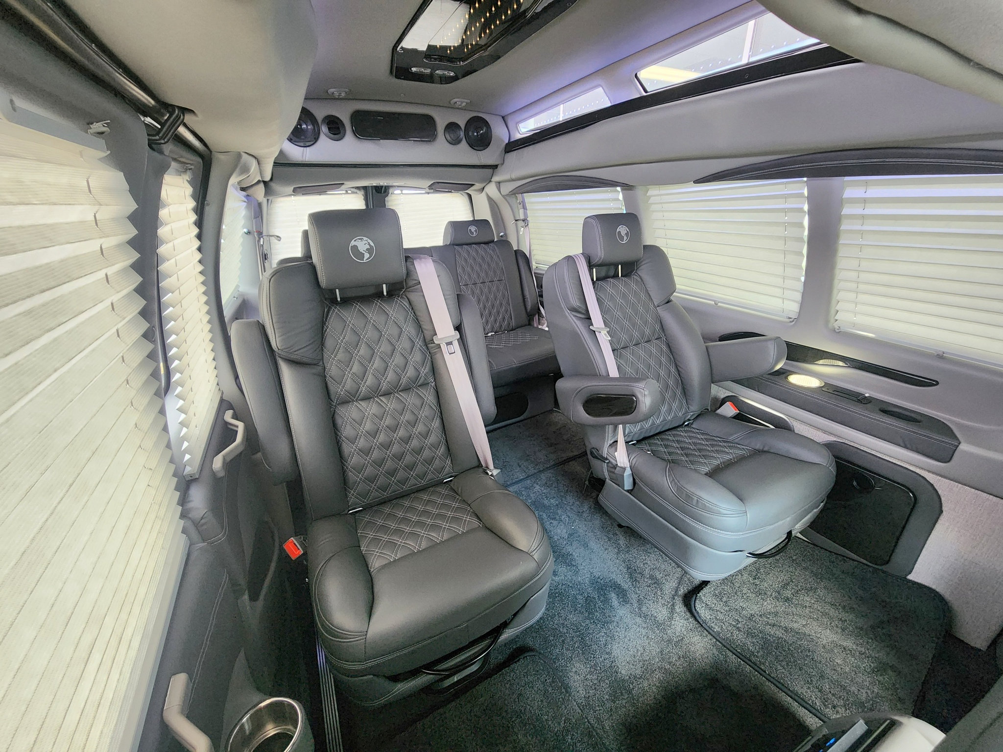 Used 2026 Chevrolet Express 2500 w/ Driver Convenience Package RWD image 4