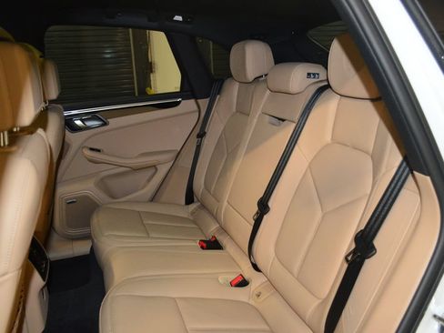 New 2026 Porsche Macan AWD/4WD image 31