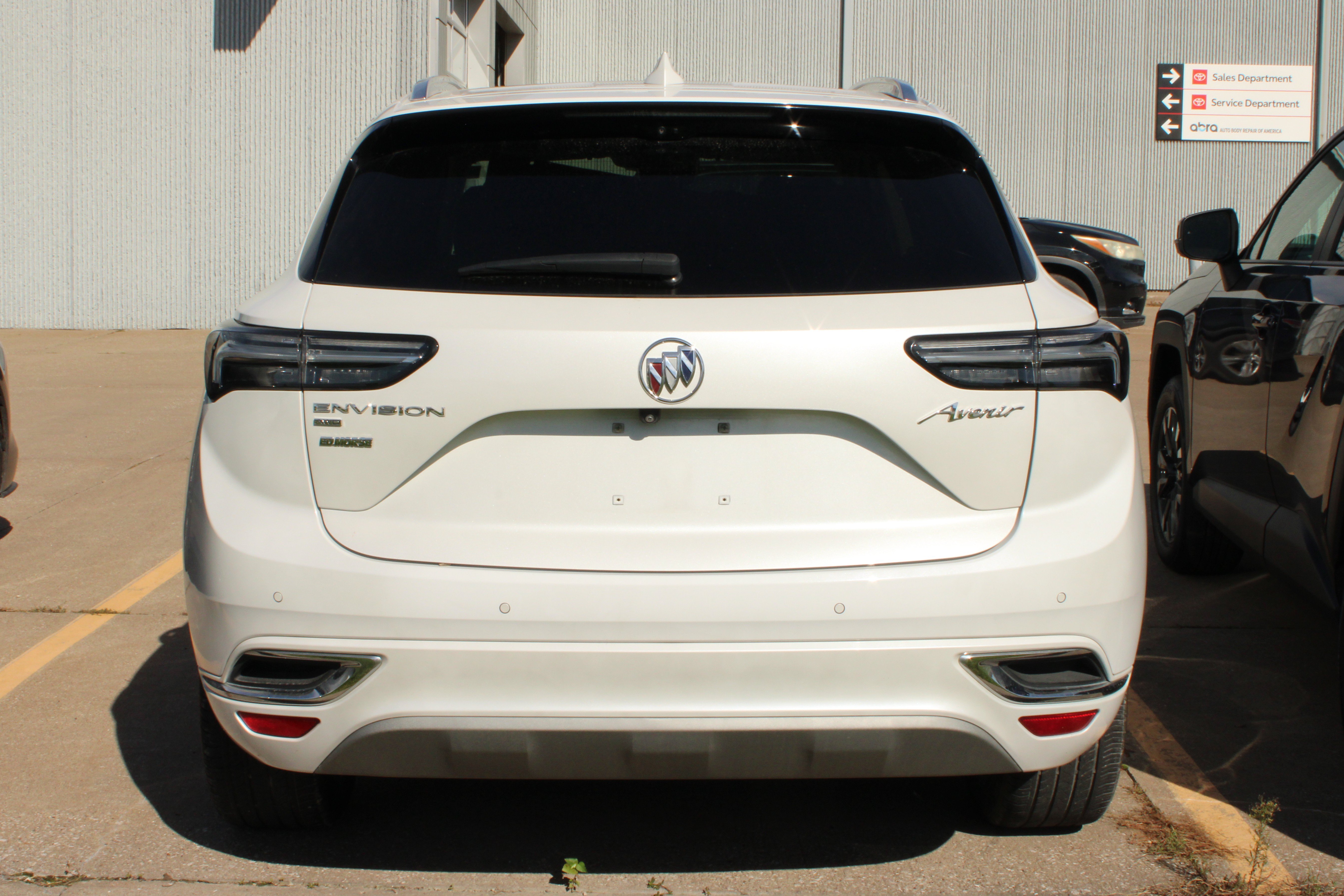 Used 2023 Buick Envision Avenir AWD/4WD image 6
