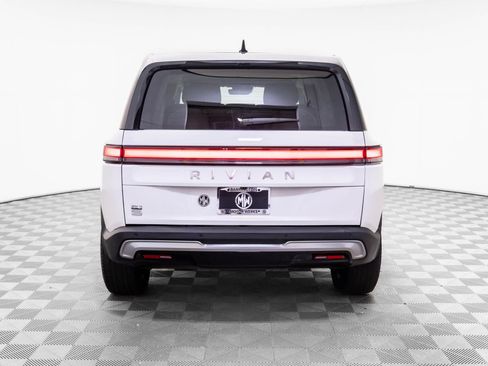Used 2024 Rivian R1S Adventure image 4