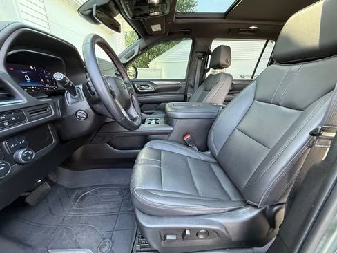 Used 2023 Chevrolet Suburban RST w/ Luxury Package AWD/4WD image 18