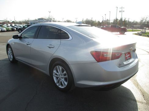 Used 2018 Chevrolet Malibu LT image 9