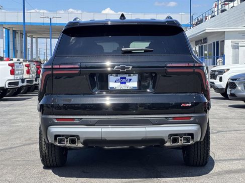 New 2026 Chevrolet Traverse Z71 w/ LPO, Floor Liner Package AWD/4WD image 6