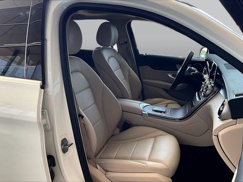 Used 2020 Mercedes-Benz GLC 300 image 9