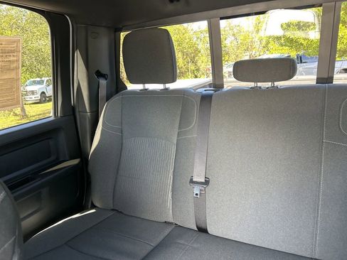 Used 2024 RAM 2500 Tradesman w/ Chrome Appearance Group image 12