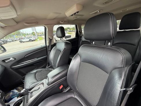 Used 2019 Dodge Journey Crossroad w/ Mopar All Weather Group FWD image 13