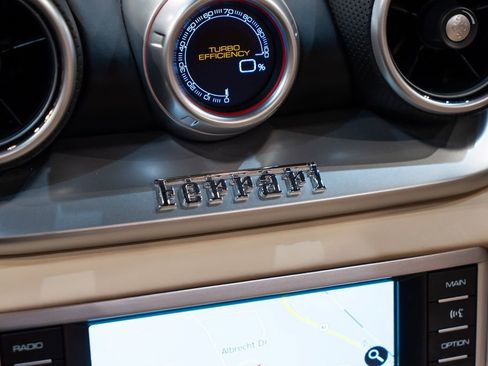 Used 2016 Ferrari California T image 35