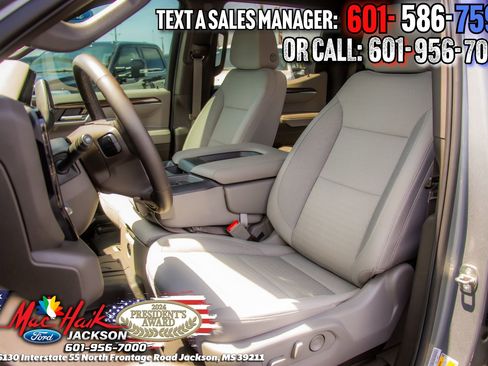 Used 2023 Chevrolet Silverado 1500 LT AWD/4WD image 8