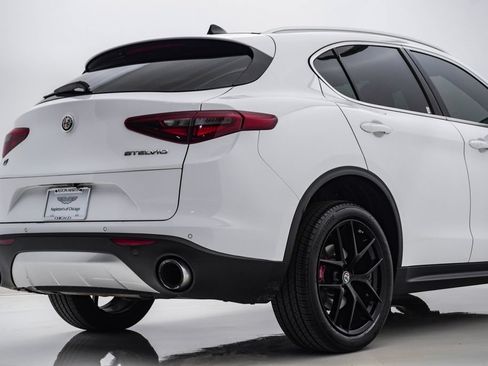 Used 2018 Alfa Romeo Stelvio Ti AWD/4WD image 12