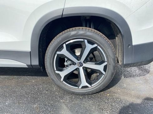 New 2026 Volkswagen Tiguan SE image 18