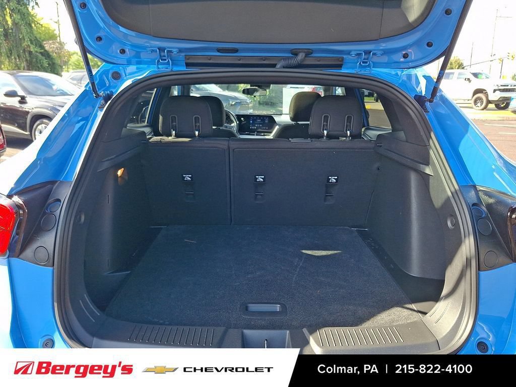 Certified 2024 Chevrolet Trax RS w/ Sunroof Package FWD image 31