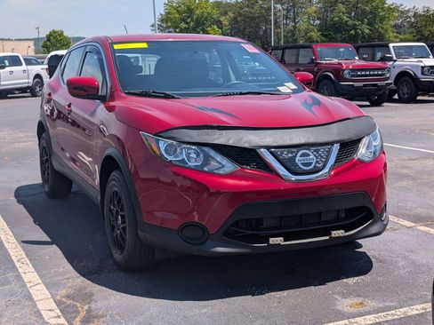Used 2018 Nissan Rogue Sport S FWD image 5