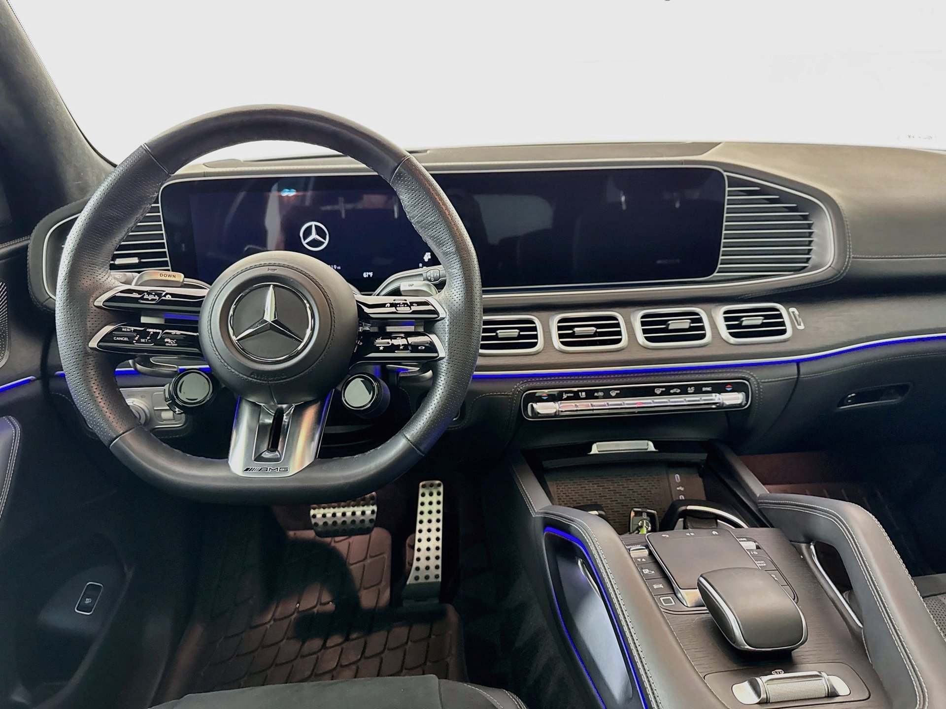 Used 2025 Mercedes-Benz GLS 63 AMG 4MATIC image 25
