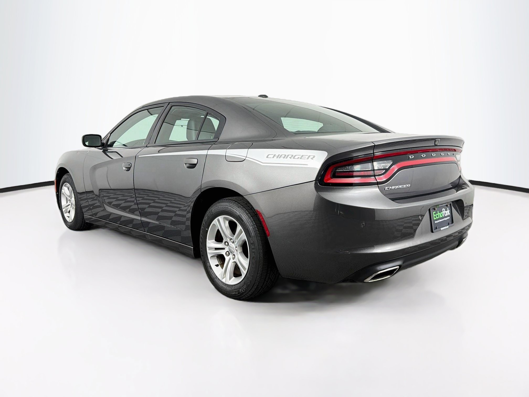 Used 2021 Dodge Charger SXT w/ Leather Interior Group RWD image 5