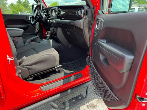 Used 2019 Jeep Wrangler Unlimited Sport AWD/4WD image 34