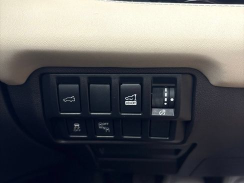 Used 2019 Subaru Ascent Touring w/ Popular Package #3 AWD/4WD image 8