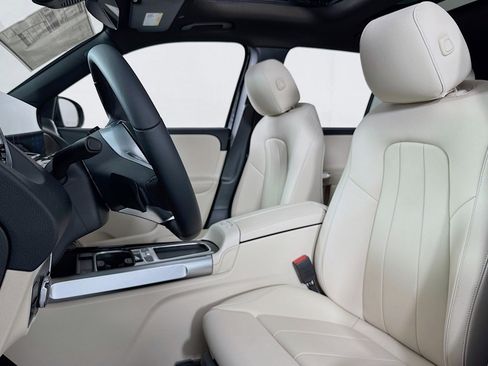 New 2026 Mercedes-Benz GLB 250 image 16