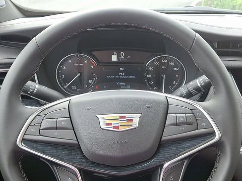 New 2025 Cadillac XT5 Premium Luxury image 9