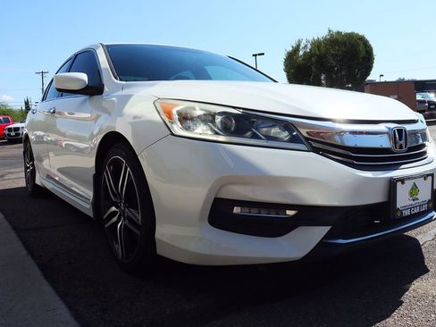 Used 2017 Honda Accord Sport Special Edition image 18