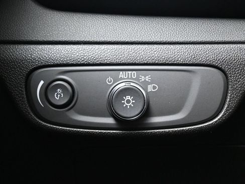 Used 2023 Chevrolet Bolt EUV Premier image 25