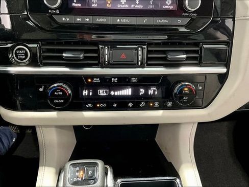 Used 2024 Nissan Pathfinder SV w/ SV Premium Package AWD/4WD image 16