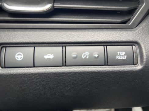 Used 2022 Nissan Altima 2.5 SV w/ SV Premium Package image 19