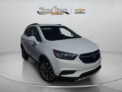 Used 2022 Buick Encore Preferred FWD image 1