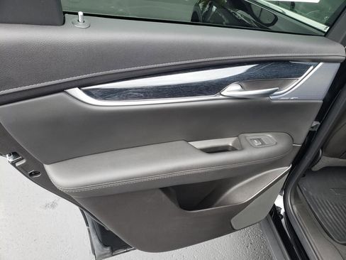Used 2025 Cadillac XT5 Premium Luxury AWD/4WD image 16