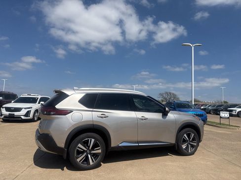 Certified 2022 Nissan Rogue Platinum w/ Head-Up Display Package image 21