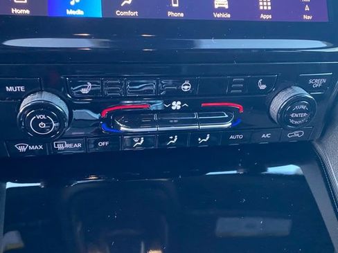 New 2025 Jeep Grand Cherokee Limited image 23