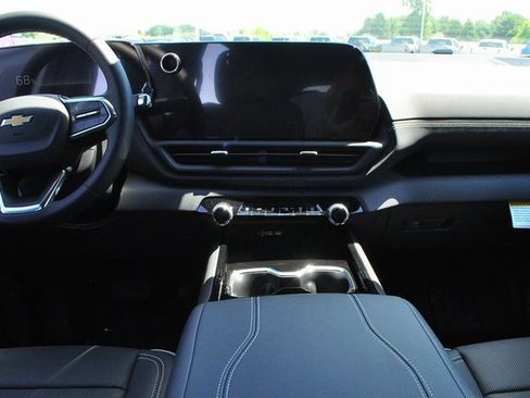 New 2025 Chevrolet Silverado EV LT image 14