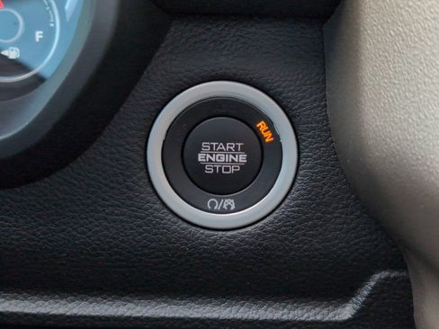 Used 2019 RAM 1500 Laramie AWD/4WD image 21