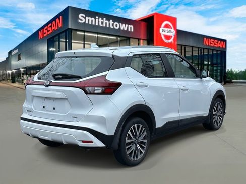 Certified 2022 Nissan Kicks SV image 8