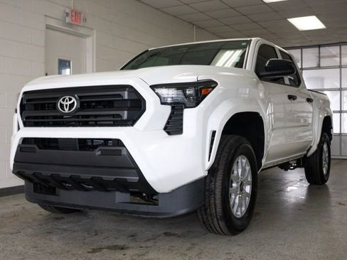 Used 2024 Toyota Tacoma SR image 22