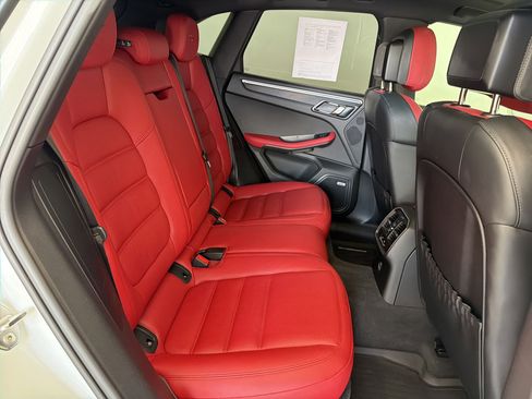 Used 2020 Porsche Macan GTS AWD/4WD image 30