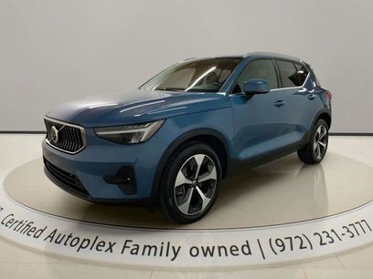Used 2025 Volvo XC40 B5 Plus