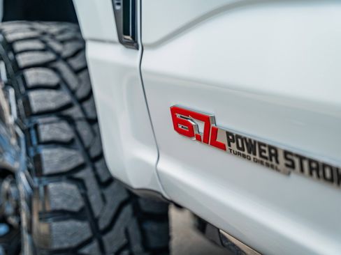 Used 2025 Ford F350 Platinum image 46