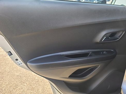 Used 2022 Chevrolet Trax LS w/ Tint and Cruise Package image 13