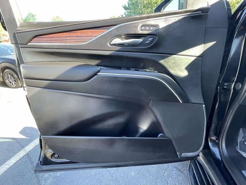 Used 2023 Cadillac Escalade ESV Premium Luxury AWD/4WD image 23