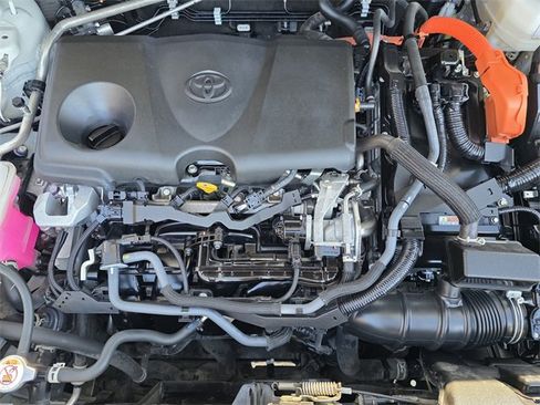 Used 2021 Toyota Venza LE image 22